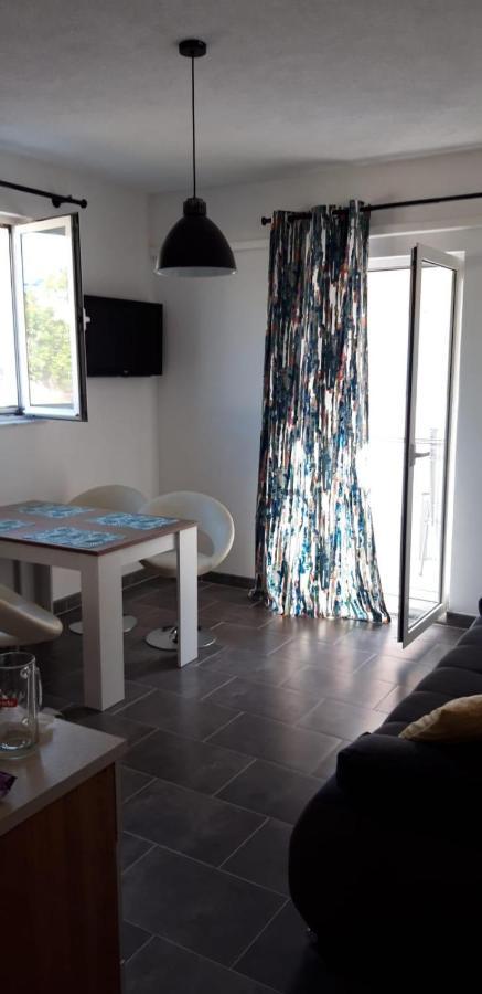 Apartmani Tustica สเวติ เปตาร์ ภายนอก รูปภาพ
